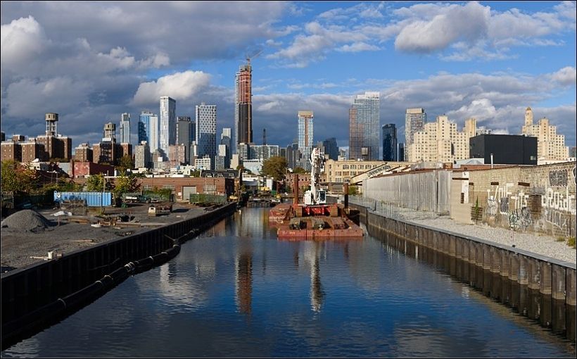 Canada's H&R REIT has purchased a 75% stake in a large multi-residential development site in Brooklyn, N.Y. for US$76.5 million, according to multiple published reports.