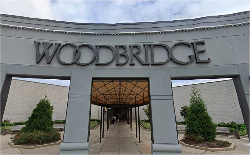 Canada's Brookfield Properties has agreed to sell Woodbridge Center, according to the mayor of Woodbridge, N.J.