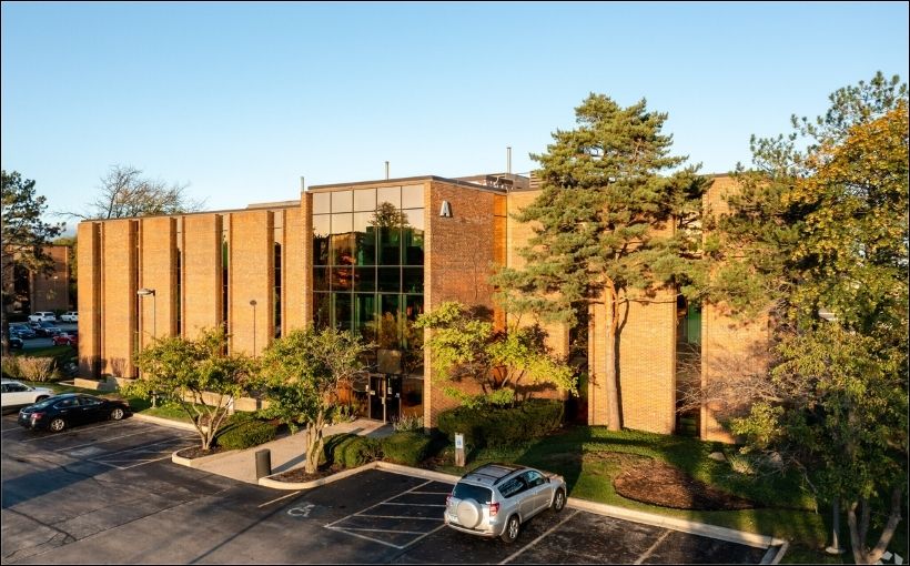 Mohawk Medical Asset Management has acquired an infill five-building, mixed-use plaza in the Chicago area for an undisclosed price.